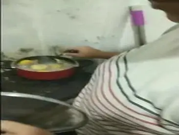 Tante Istri Cantik Pasrah Goyang Kasur Dapur