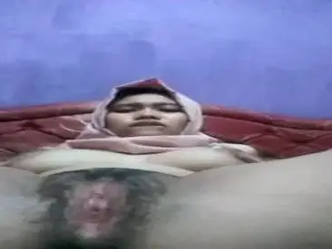 Ukhti Hijab Pink Cantik Pasrah Kasur Crot